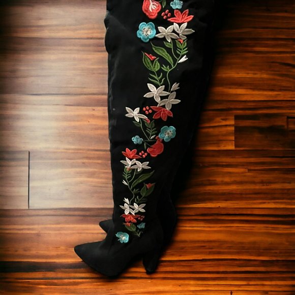 Qupid Miss 10 Embroidered Floral Thigh High Boots Black Faux Suede Size 5.5 - Picture 3 of 16